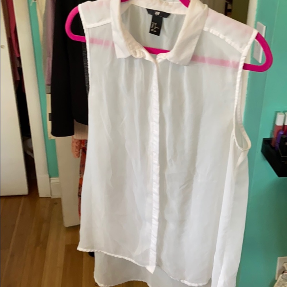 Sleeveless blouse
